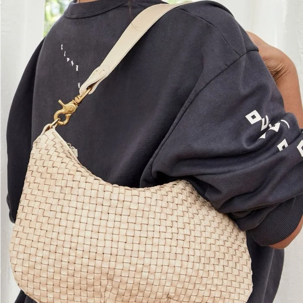 Clare V. Moyer Messenger - Picture 6 of 9